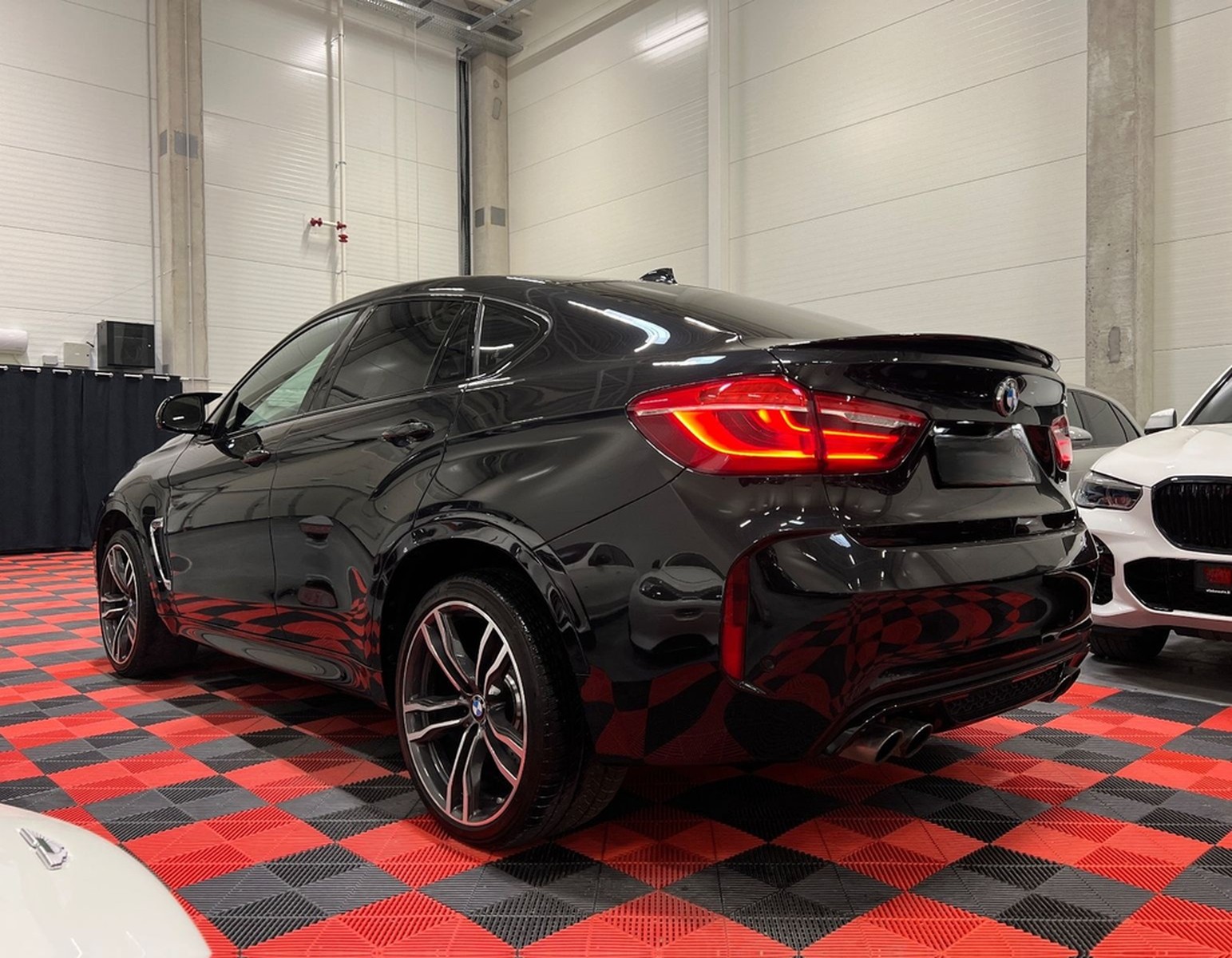 BMW X6M XDRIVE/B&O/HUD/LED/KEYLESS/360 foto 6