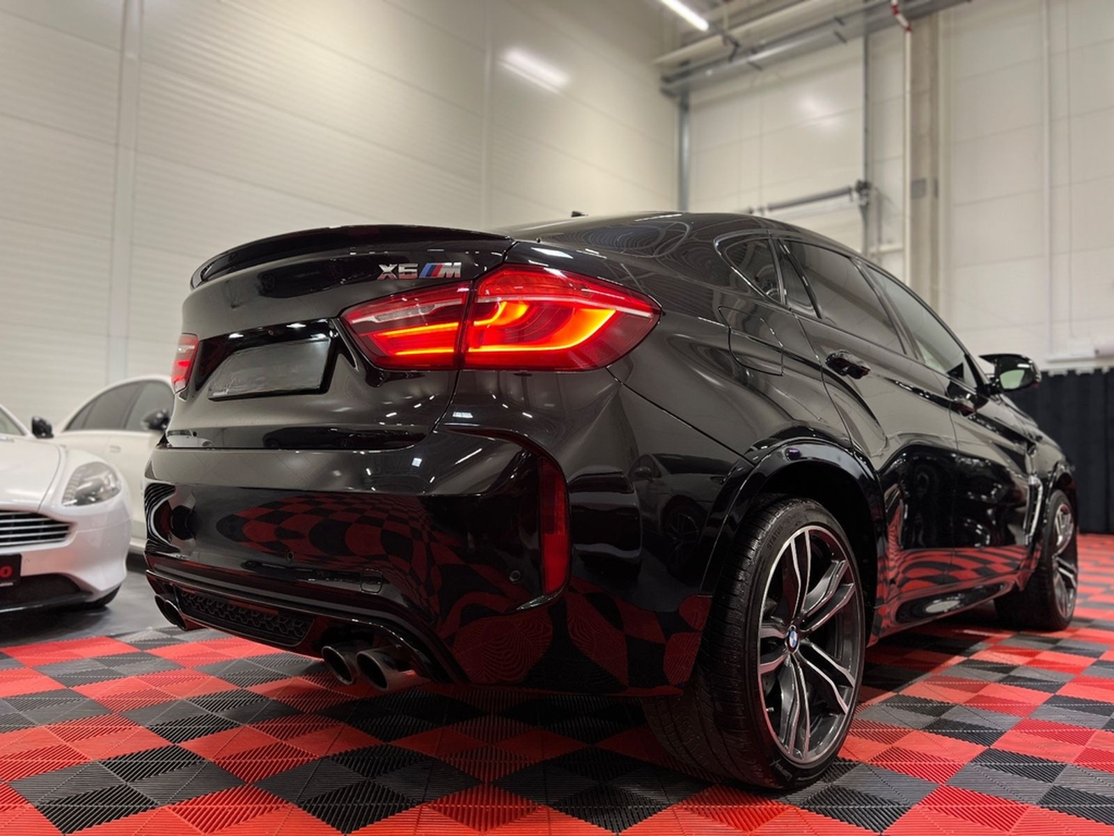 BMW X6M XDRIVE/B&O/HUD/LED/KEYLESS/360 foto 9