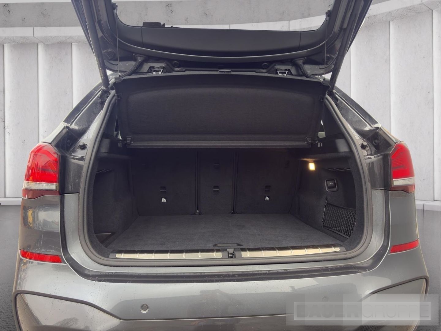 BMW X1 xDrive20i M Sport LED Pano Dach Navi Sitz Hei foto 7