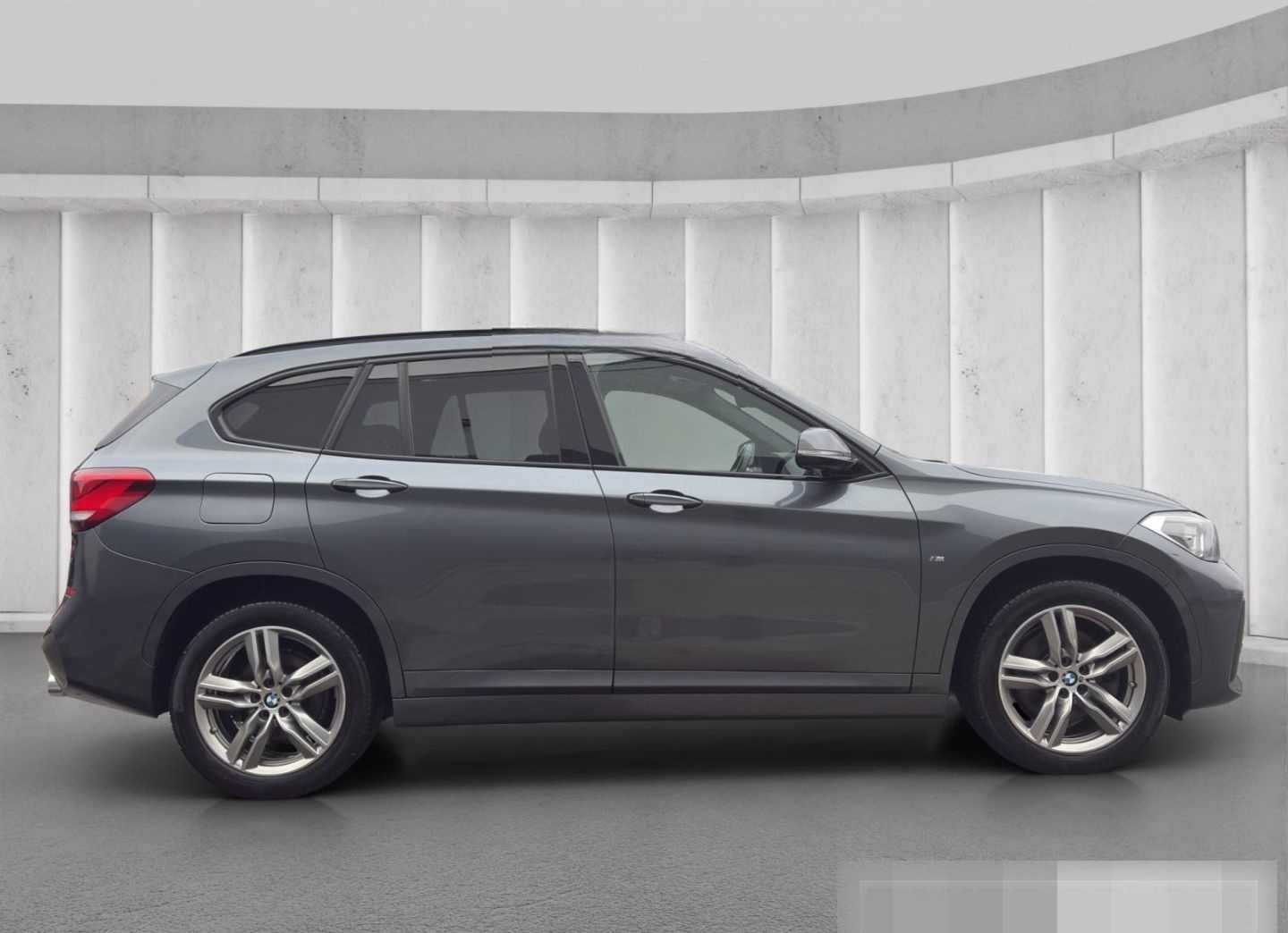 BMW X1 xDrive20i M Sport LED Pano Dach Navi Sitz Hei foto 8