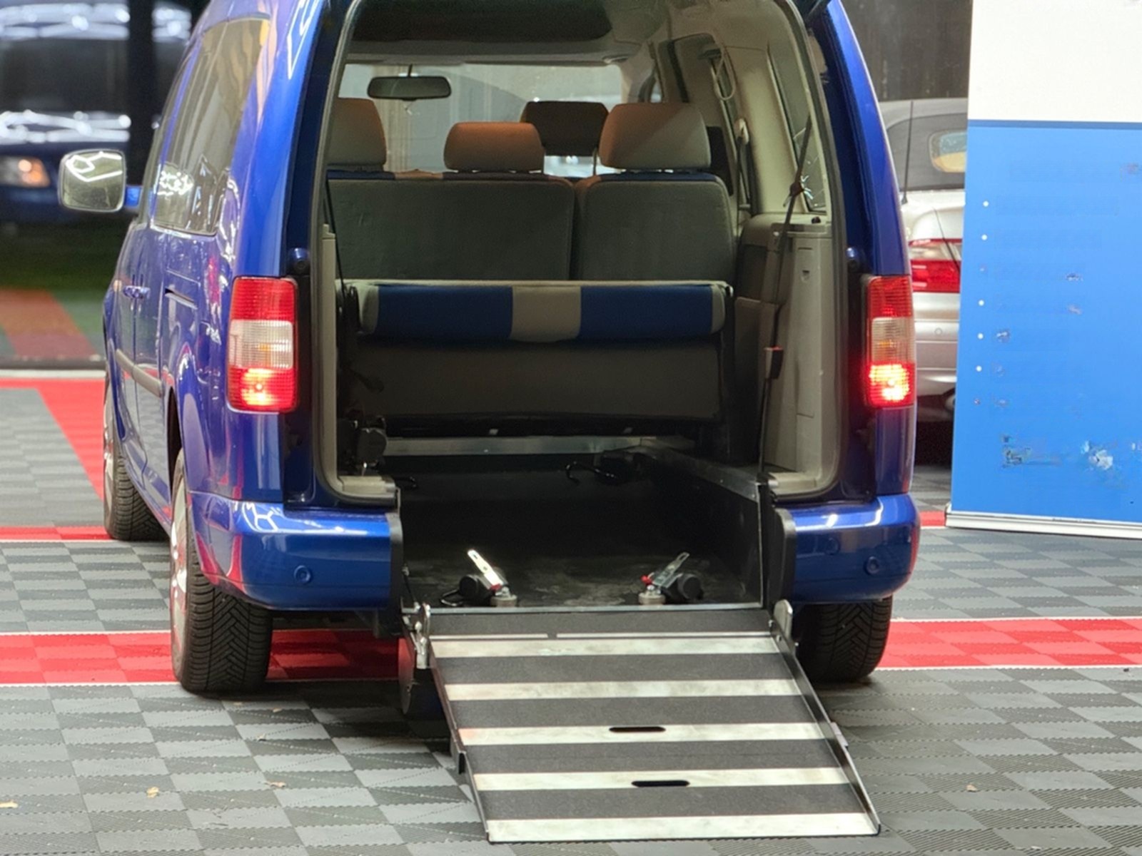 Volkswagen Caddy Maxi Behindertengerecht-Rampe foto 22