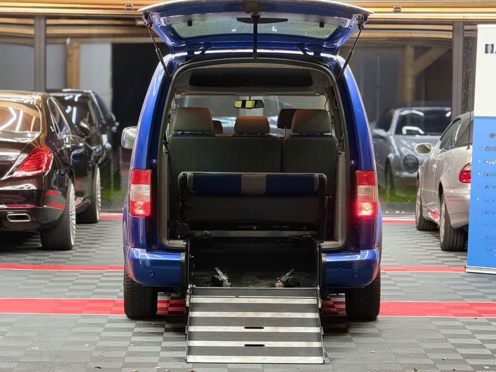 Volkswagen Caddy Maxi Behindertengerecht-Rampe foto 25
