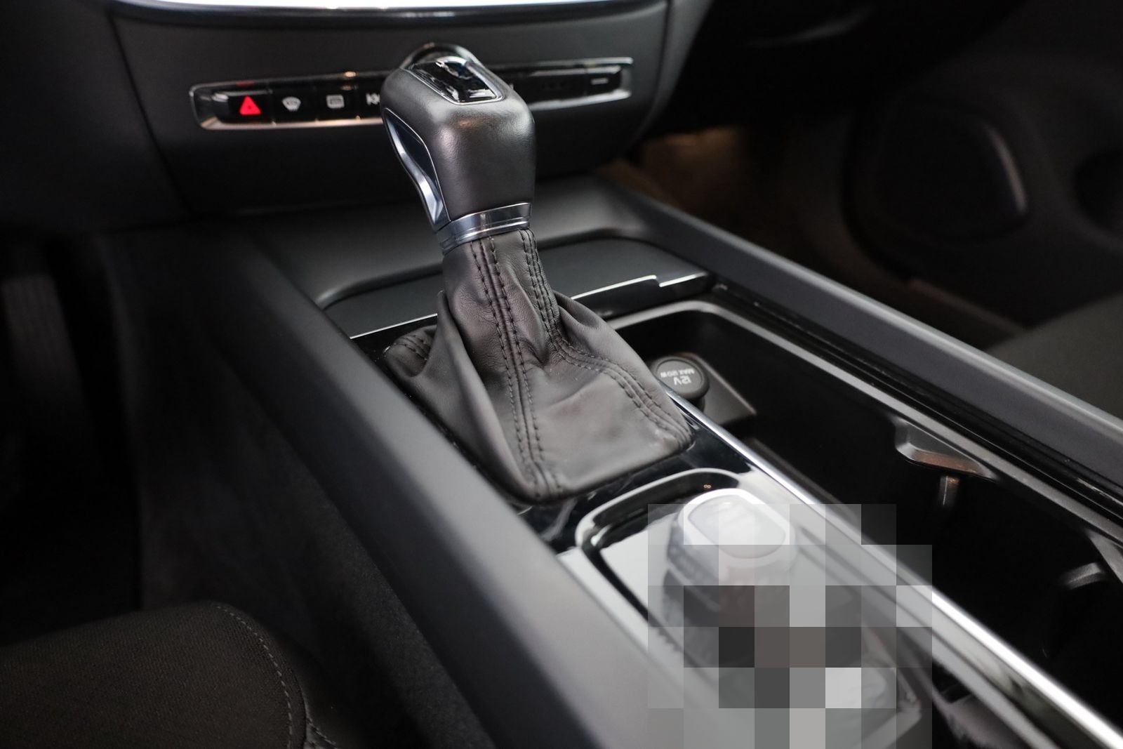 Volvo V60 D3 Kombi Momentum Pro LED Kamera Navi H&K foto 13