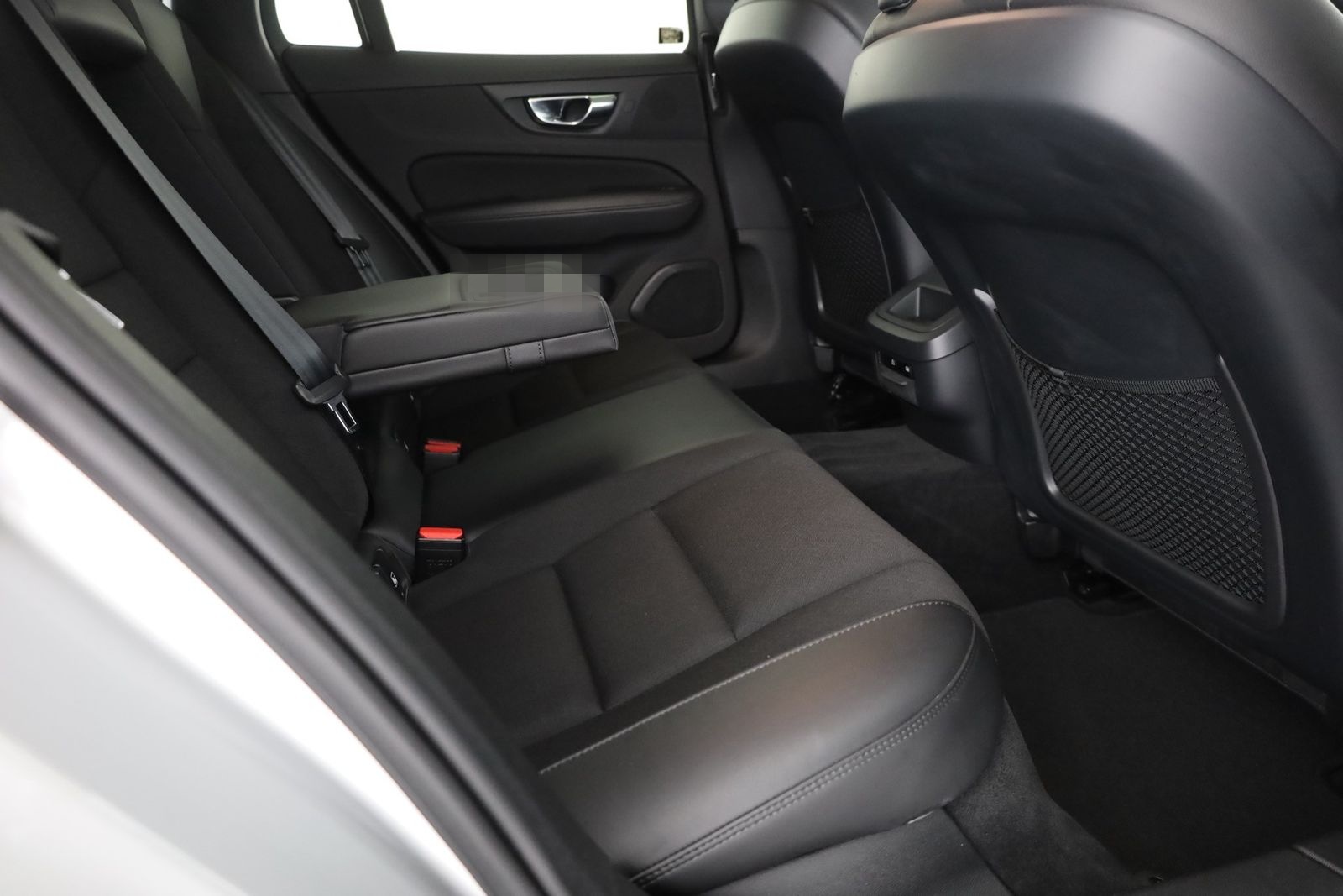 Volvo V60 D3 Kombi Momentum Pro LED Kamera Navi H&K foto 24