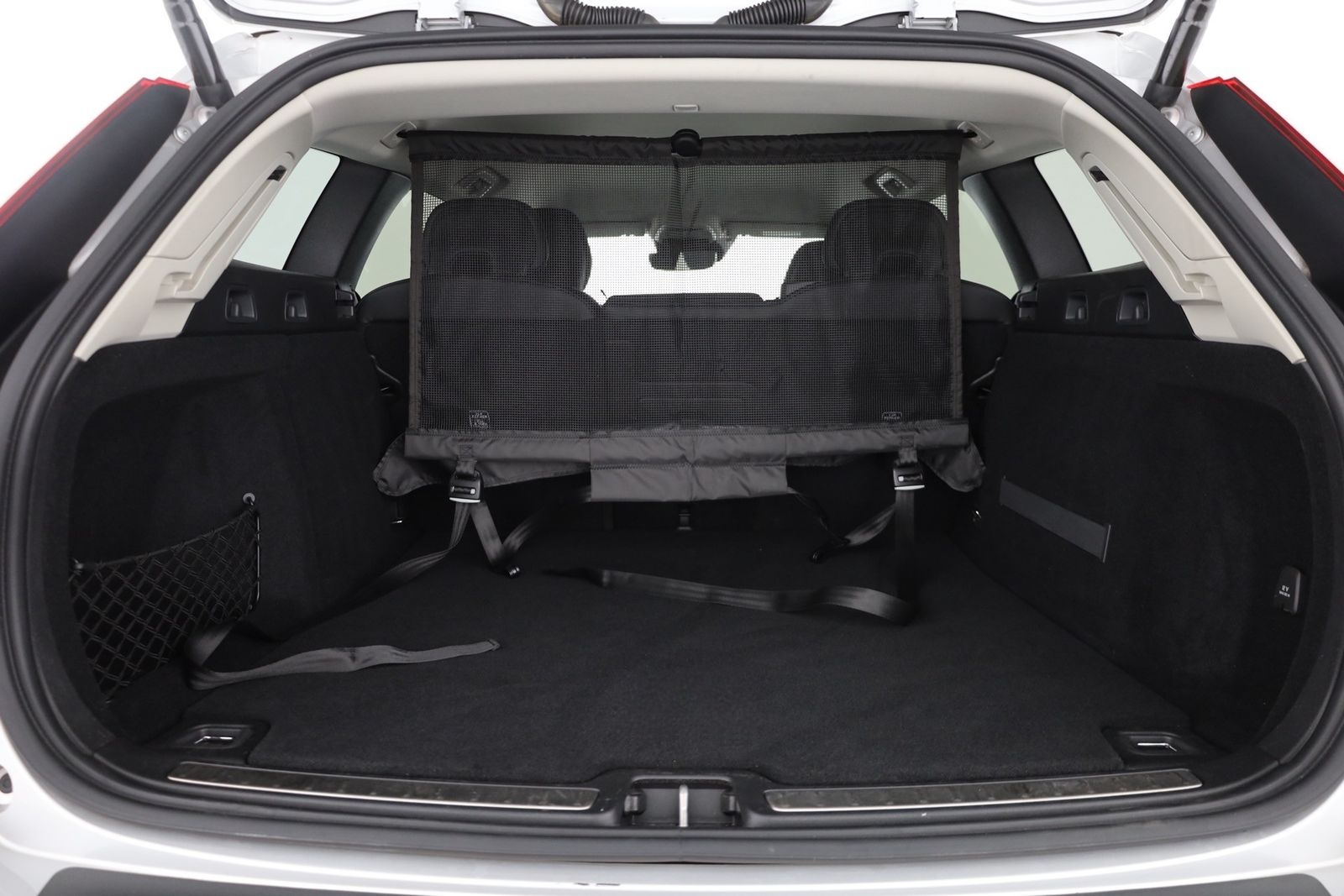 Volvo V60 D3 Kombi Momentum Pro LED Kamera Navi H&K foto 25