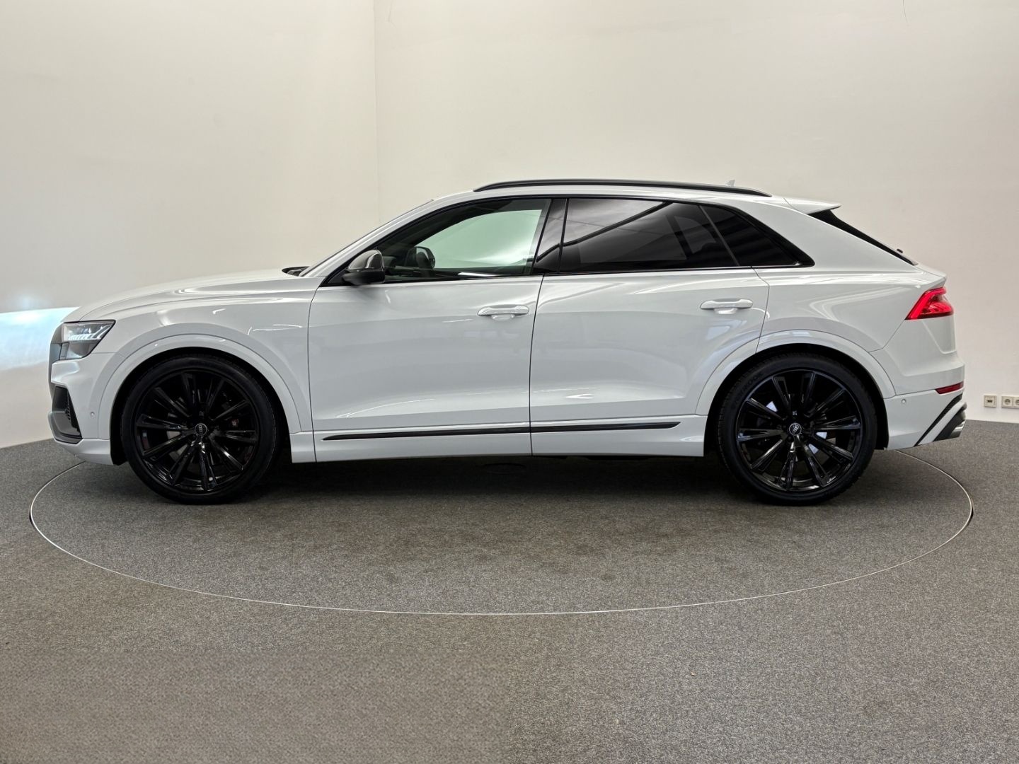 Audi SQ8 TFSI qu tiptronic MATRIX 23 S-SITZE B&O PANO foto 4