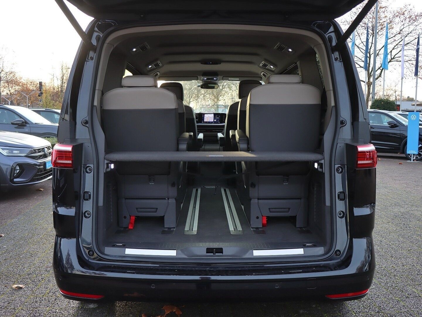 Volkswagen T7 Multivan Style 2.0 TDI SCR DSG 6-SITZER/AHK/N foto 15