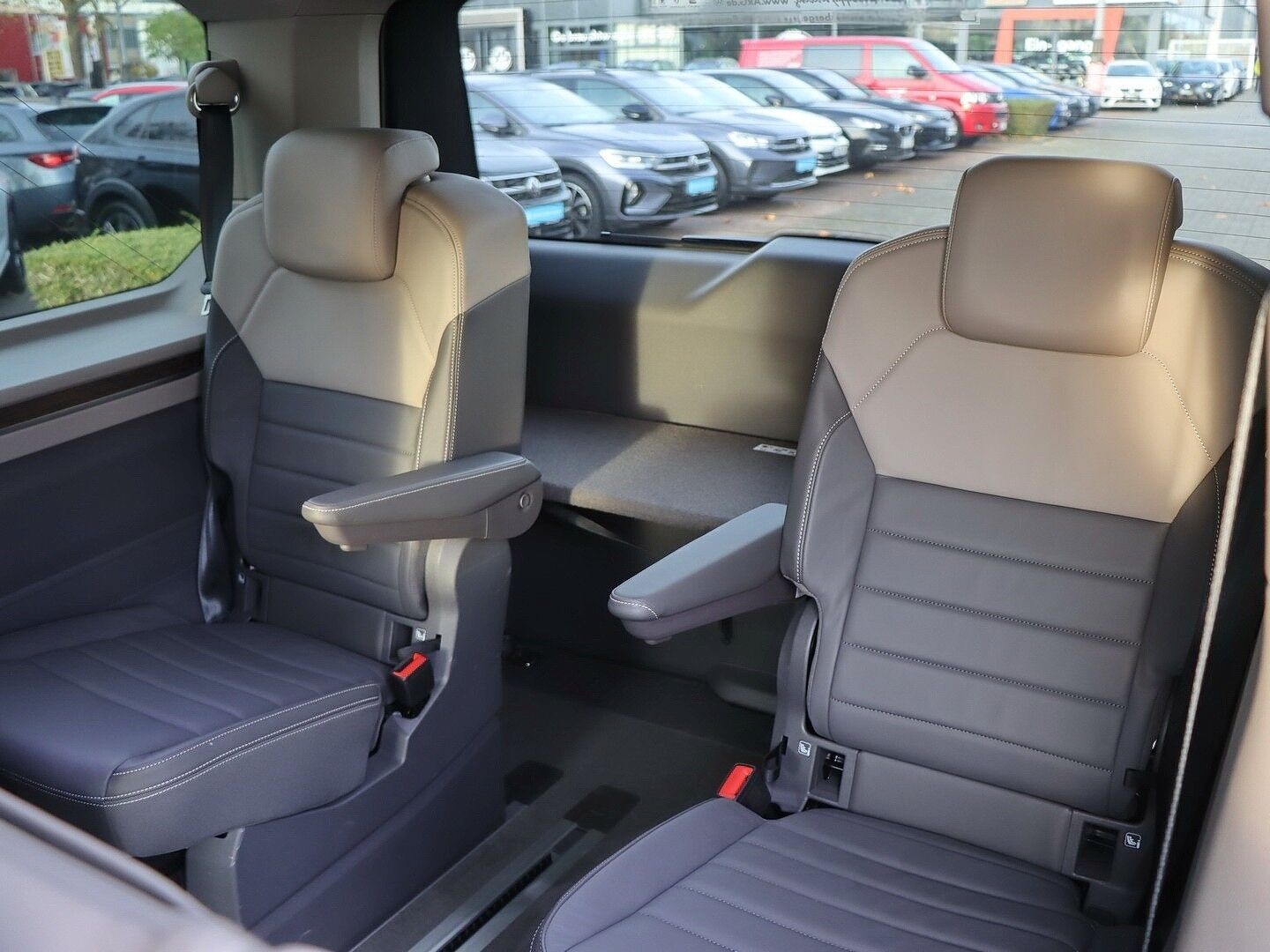 Volkswagen T7 Multivan Style 2.0 TDI SCR DSG 6-SITZER/AHK/N foto 6