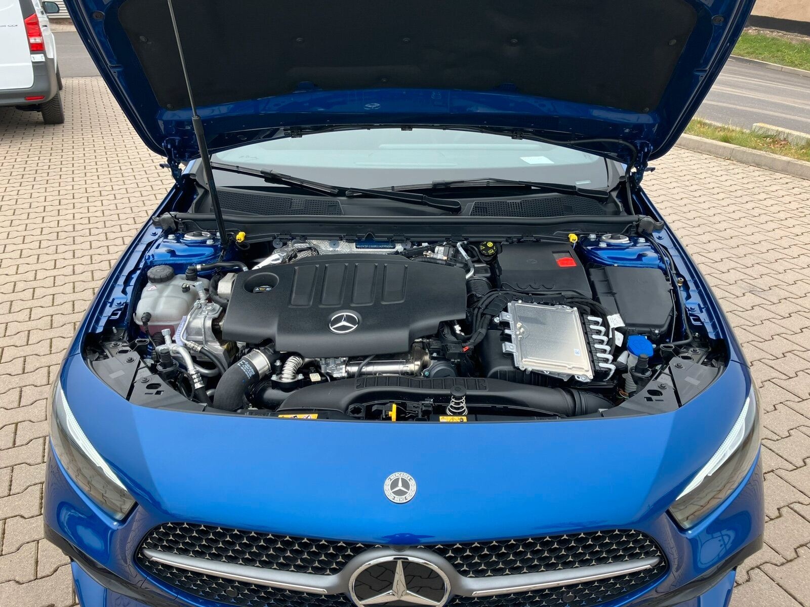 Mercedes-Benz A 180 d AMG Line AHK*Panorama*Ambiente*Kamera* foto 12