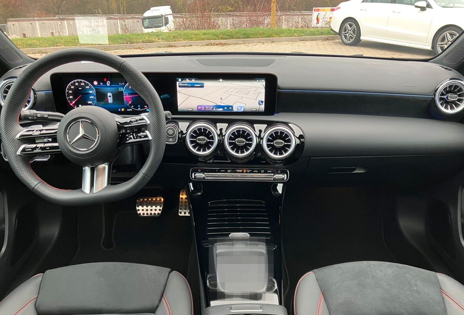 Mercedes-Benz A 180 d AMG Line AHK*Panorama*Ambiente*Kamera* foto 6