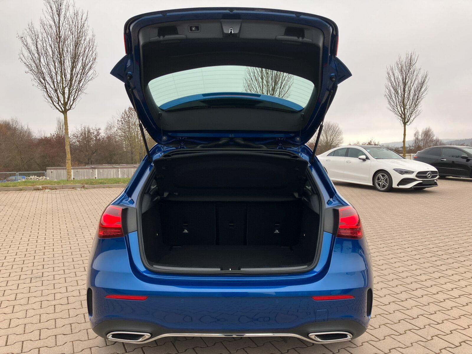 Mercedes-Benz A 180 d AMG Line AHK*Panorama*Ambiente*Kamera* foto 9