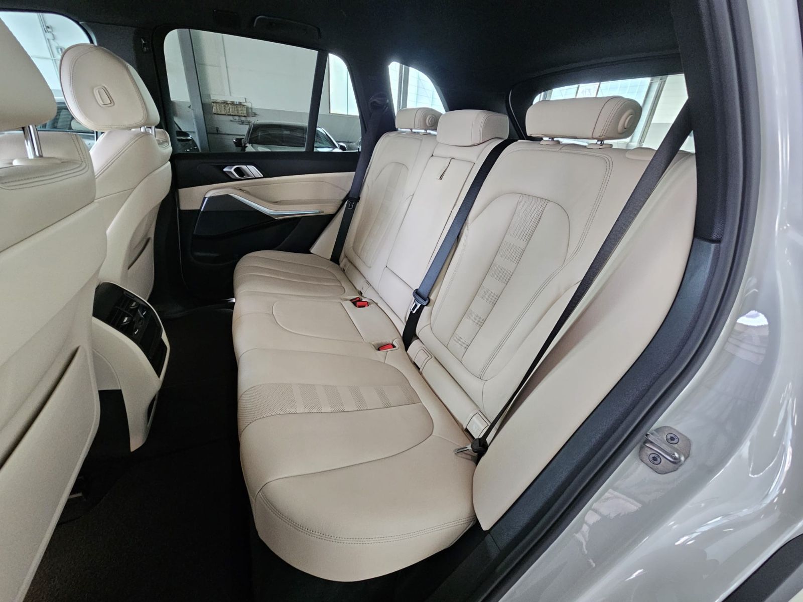 BMW X5 xDrive 45 e AHK/Leder/Unfallfrei/wieNeu foto 13