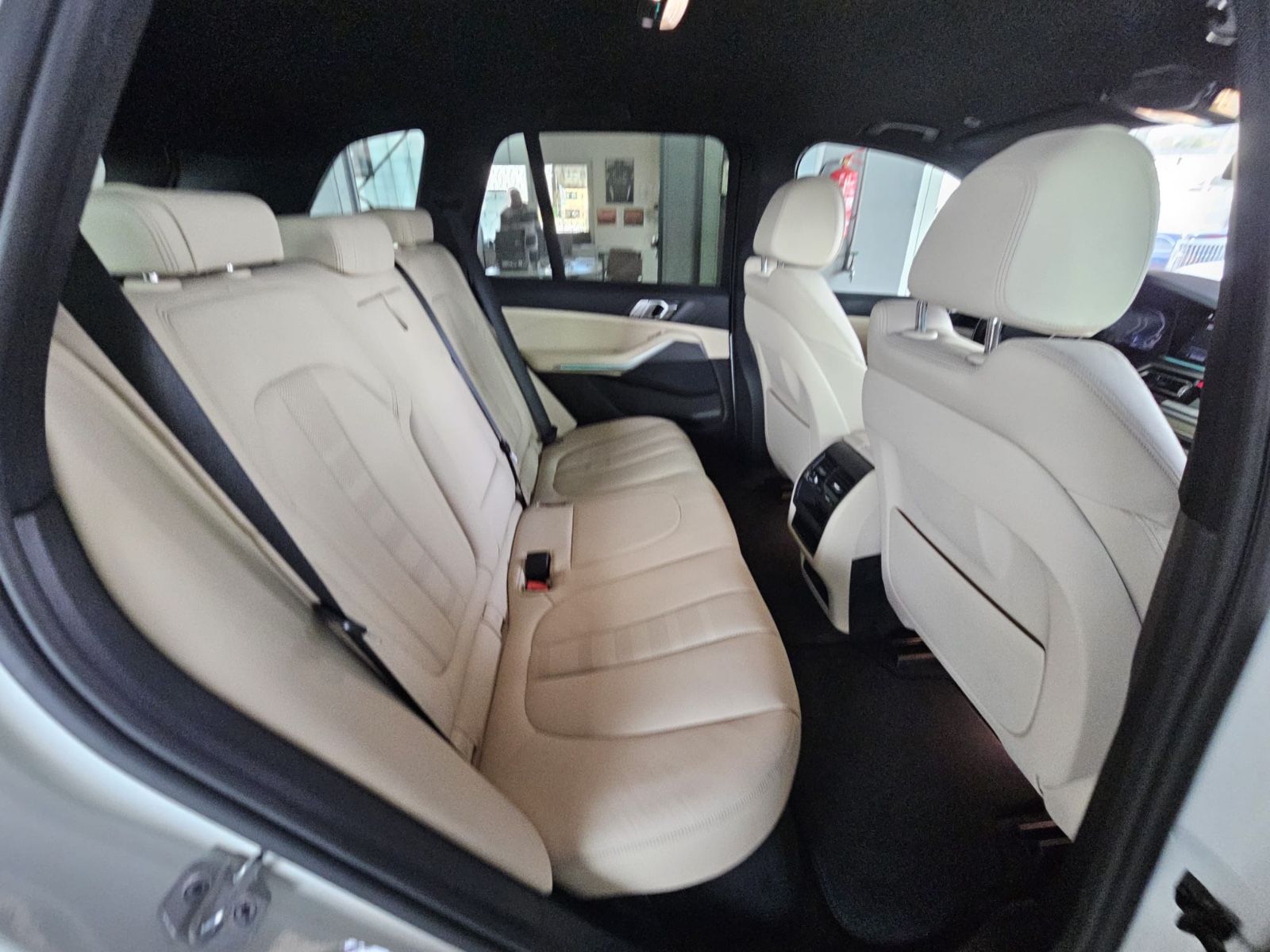 BMW X5 xDrive 45 e AHK/Leder/Unfallfrei/wieNeu foto 14