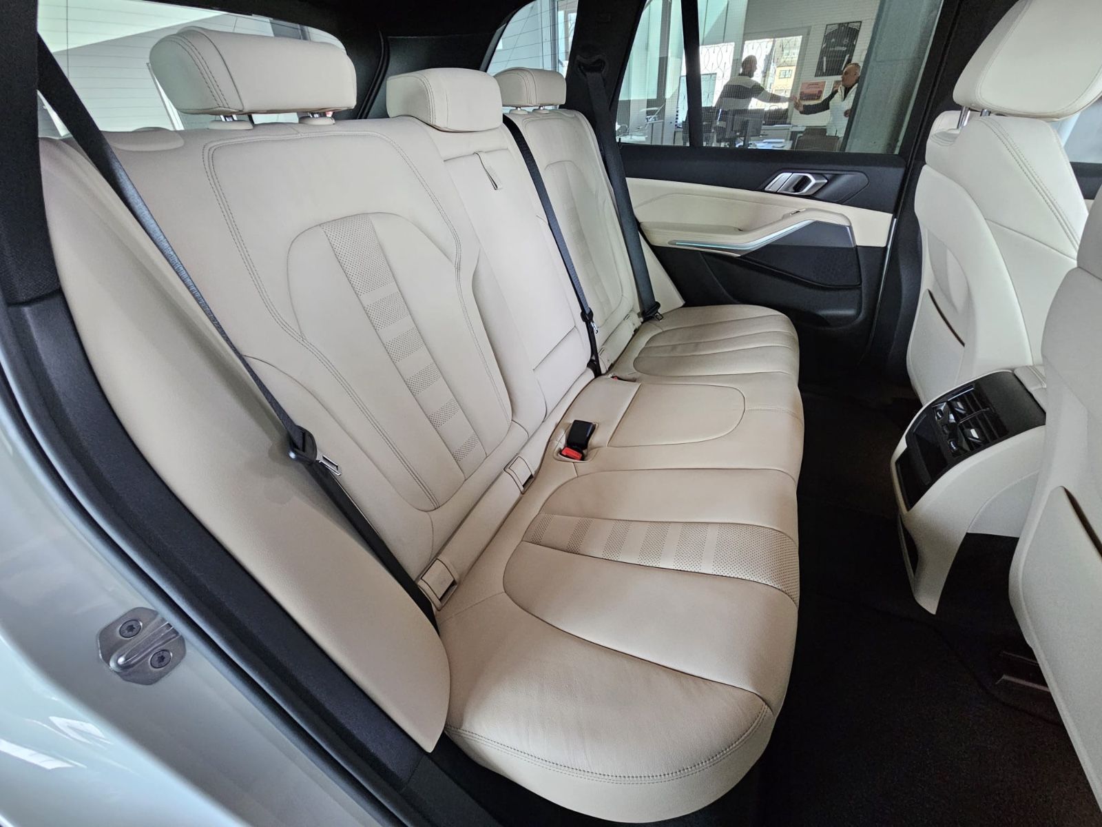 BMW X5 xDrive 45 e AHK/Leder/Unfallfrei/wieNeu foto 17