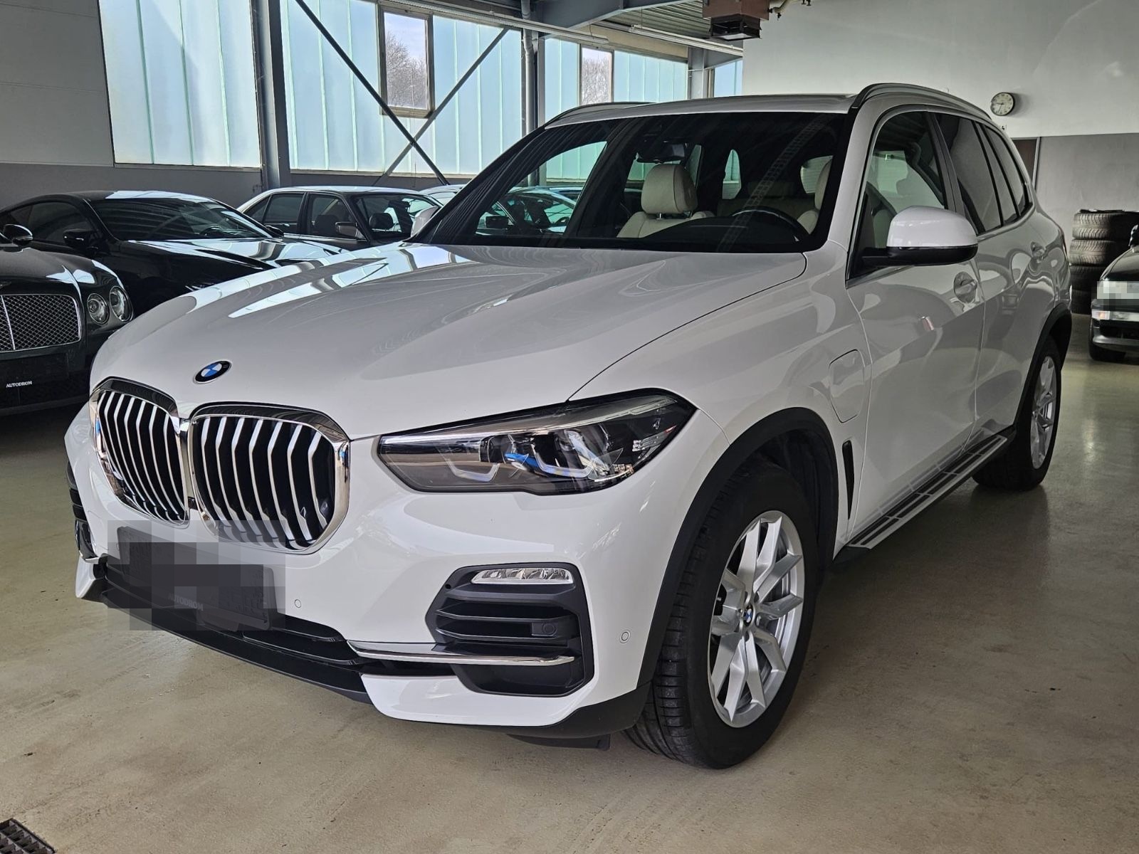 BMW X5 xDrive 45 e AHK/Leder/Unfallfrei/wieNeu foto 3