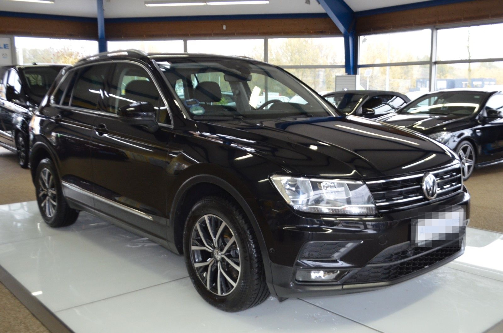 Volkswagen Tiguan BMT AUTOMATIK / NAVI / R-KAMERA / PDC foto 2