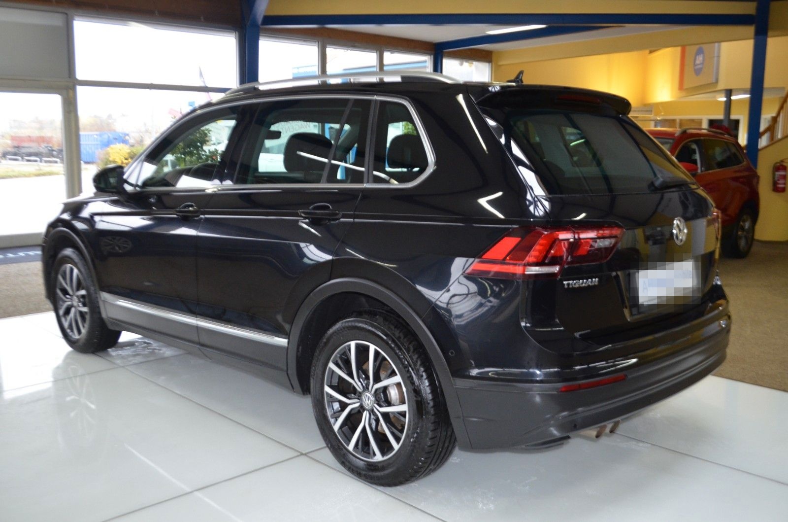 Volkswagen Tiguan BMT AUTOMATIK / NAVI / R-KAMERA / PDC foto 3