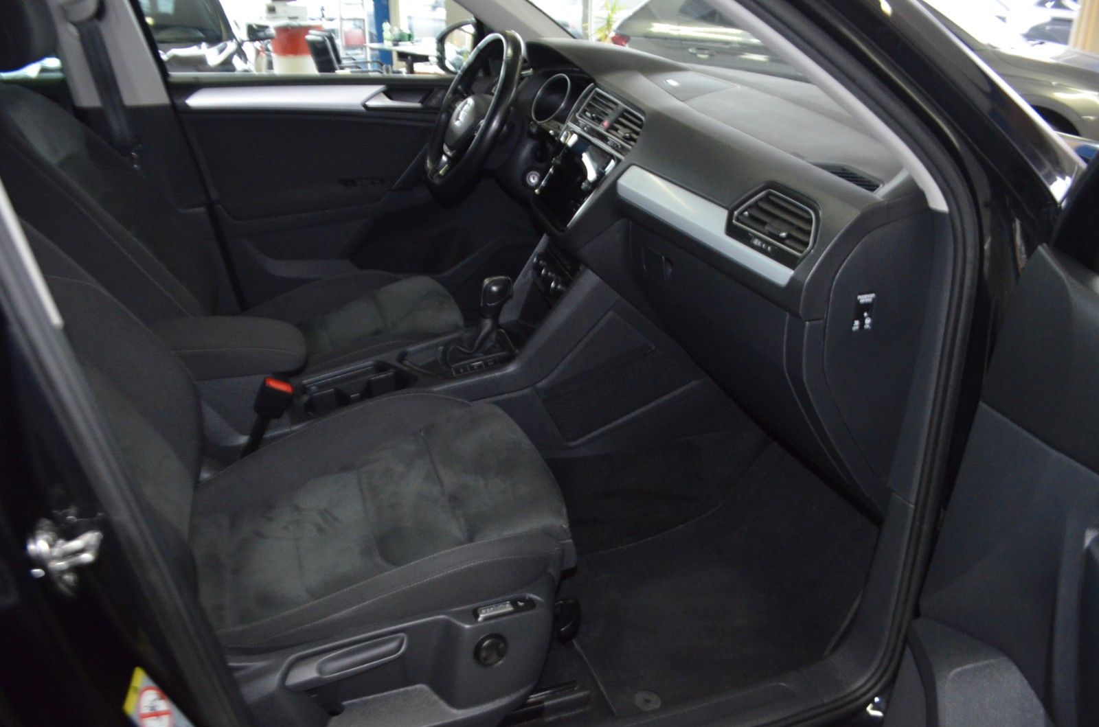 Volkswagen Tiguan BMT AUTOMATIK / NAVI / R-KAMERA / PDC foto 8