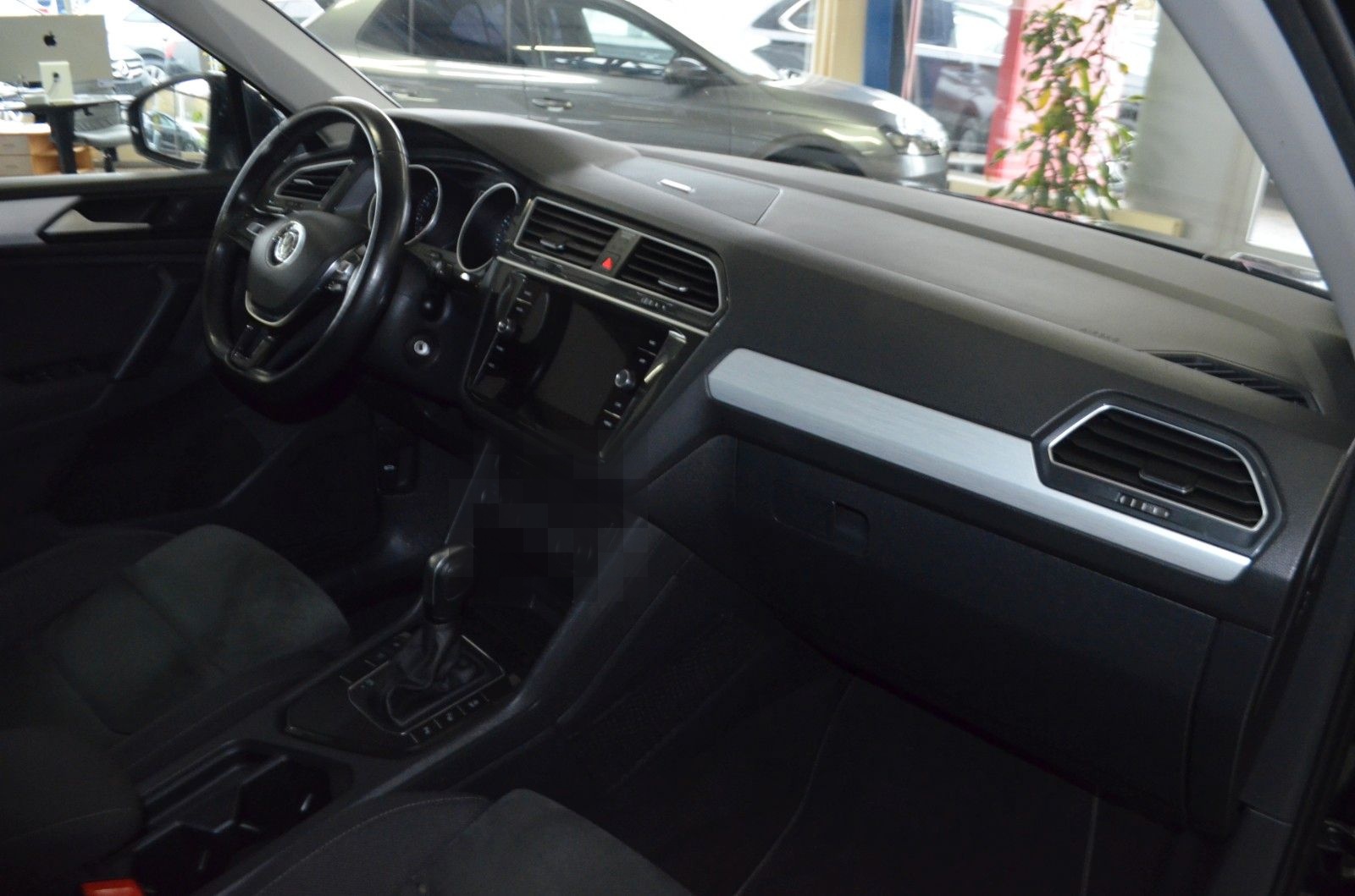 Volkswagen Tiguan BMT AUTOMATIK / NAVI / R-KAMERA / PDC foto 9