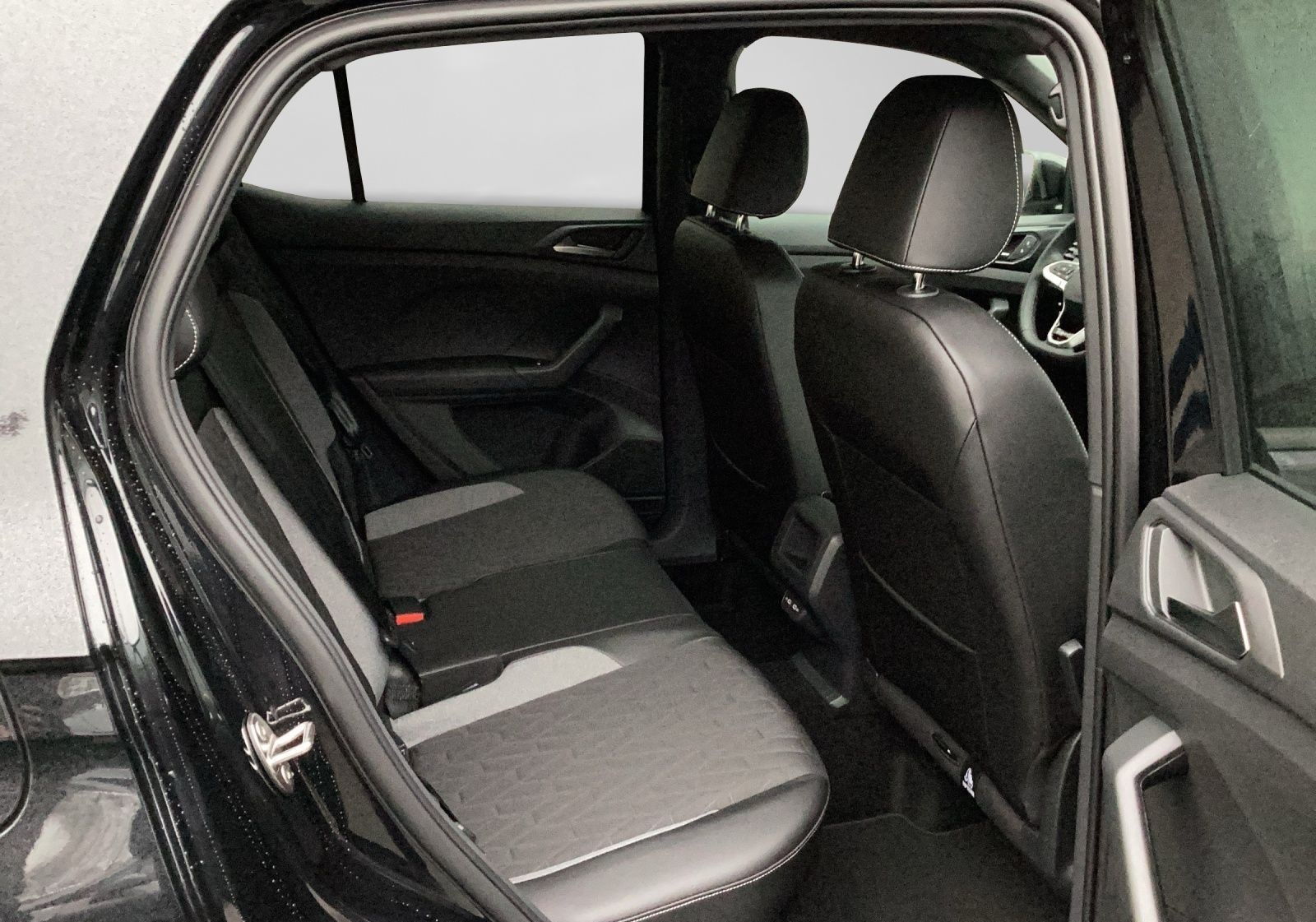 Volkswagen T-Cross 1.0 TSI DSG ENERGY LIFE REAR VIEW NAVI A foto 6