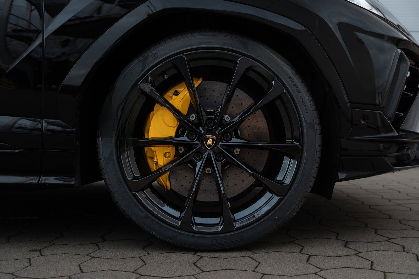 Lamborghini Urus S Pano Style Pack B&O Akrapovic Exhaust 23" foto 9
