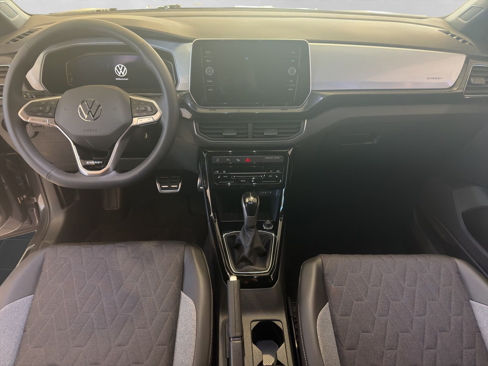 Volkswagen T-Cross 1.0 TSI DSG ENERGY LIFE AHK GJR REAR VIE foto 5