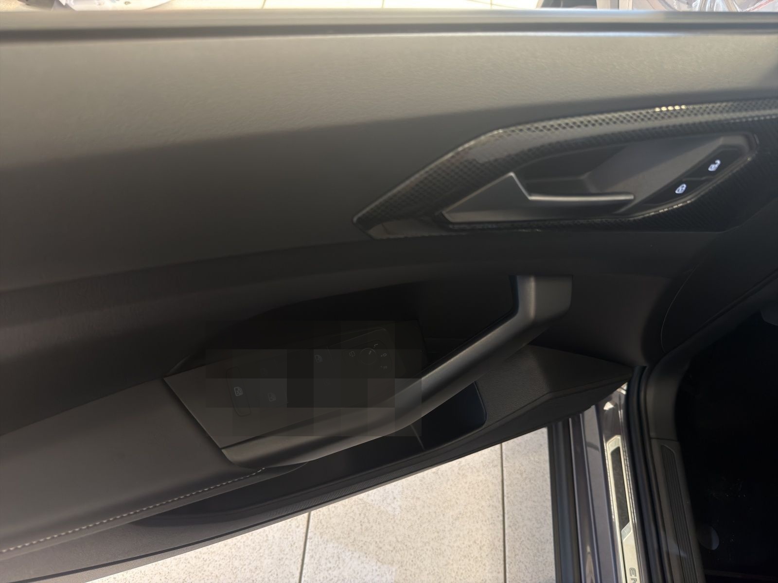 Volkswagen T-Cross 1.0 TSI DSG ENERGY LIFE AHK GJR REAR VIE foto 8