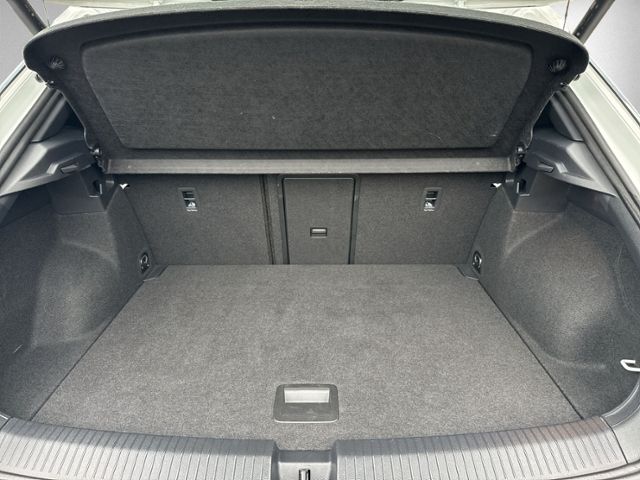Volkswagen T-Roc 1.5 TSI DSG R-LINE STANDHZ+IQ.LIGHT+eHECK+ foto 7