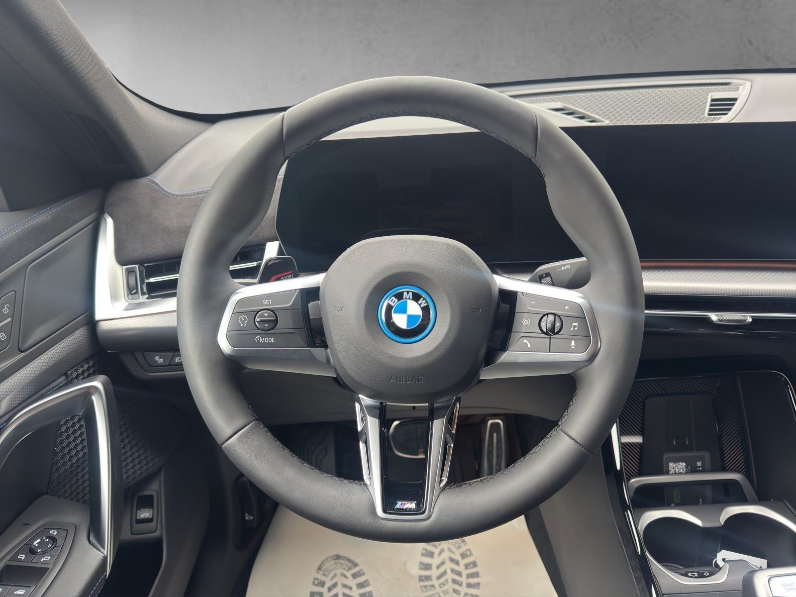 BMW iX2 eDrive20 M Sport AHK Premium 19" foto 15