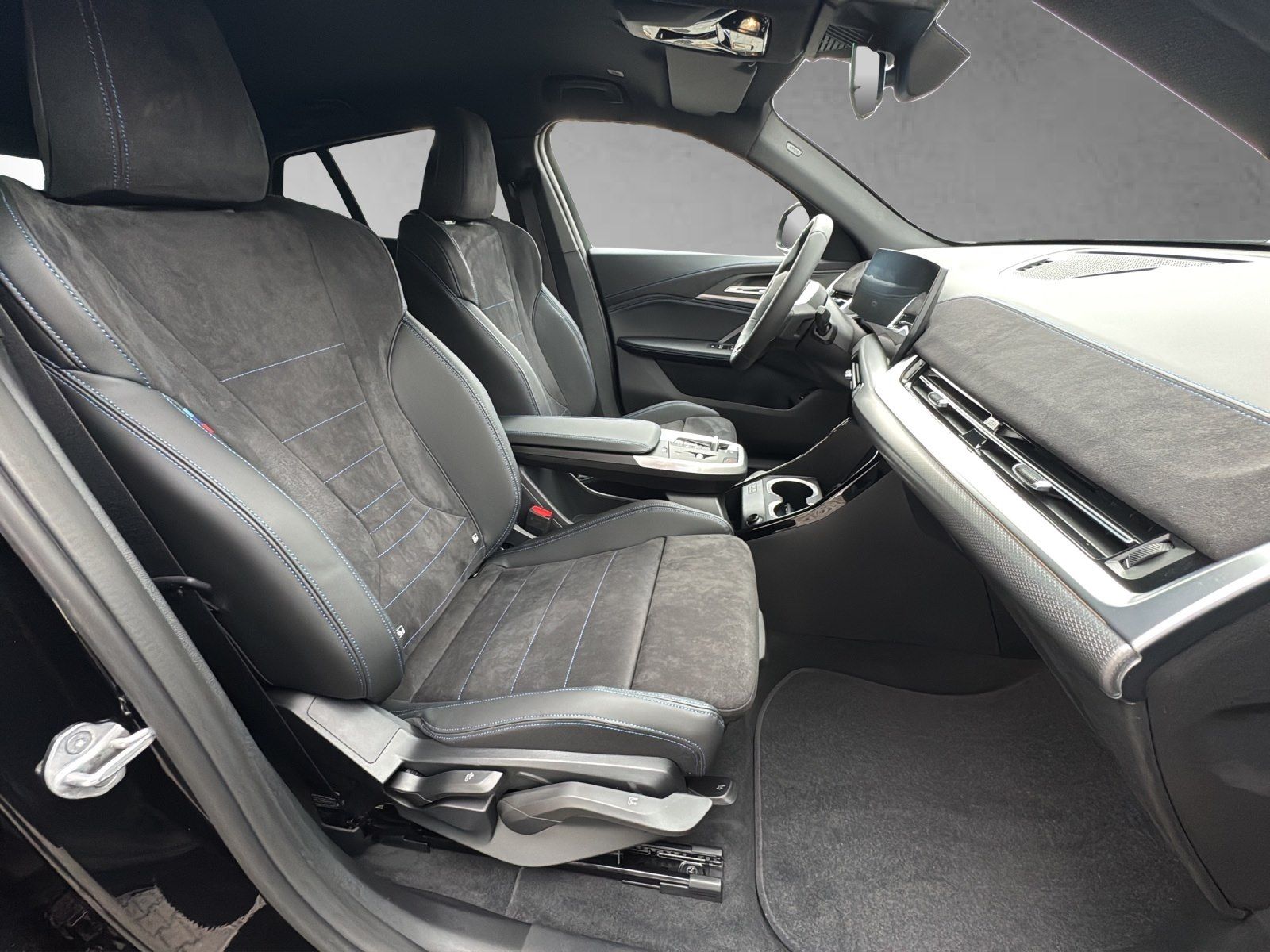 BMW iX2 eDrive20 M Sport AHK Premium 19" foto 16