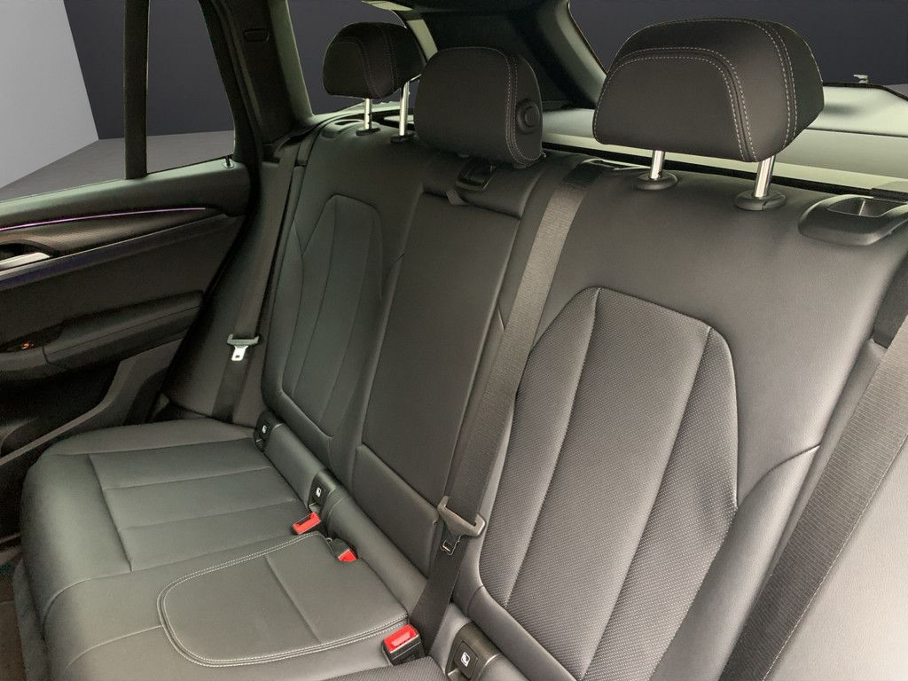 BMW X3 xDrive20d M-SPORT LASER NAVI HUD PDC 20" AHK foto 6