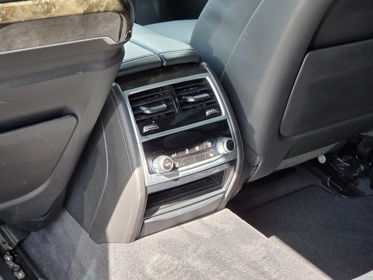 BMW 750Li xDrive M Sport Paket H&K HuD 360 Kamera foto 17
