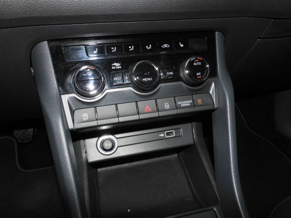 Skoda Kodiaq Active/KLIMAAUTO/SH/NAVI(SMARTLINK)/PDC foto 14