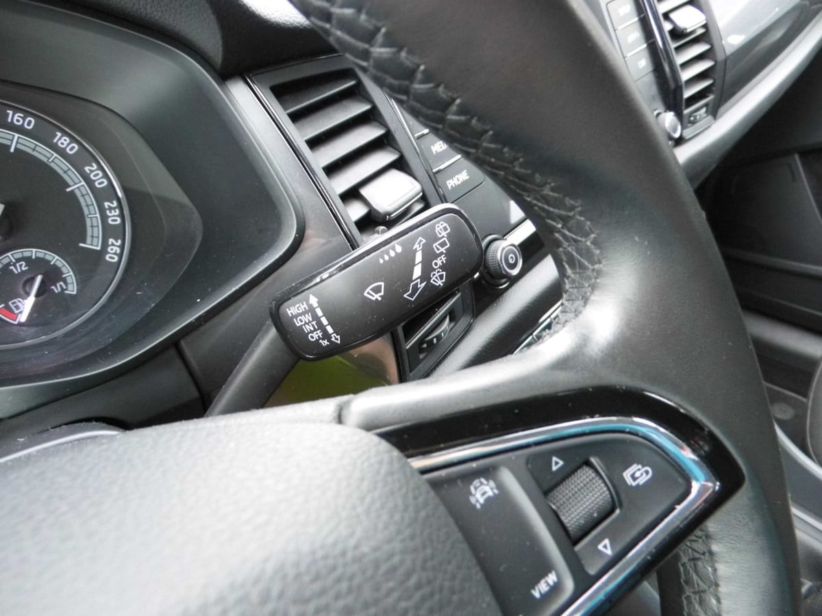 Skoda Kodiaq Active/KLIMAAUTO/SH/NAVI(SMARTLINK)/PDC foto 20