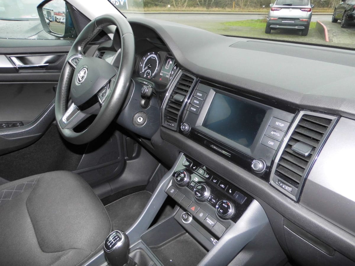 Skoda Kodiaq Active/KLIMAAUTO/SH/NAVI(SMARTLINK)/PDC foto 9