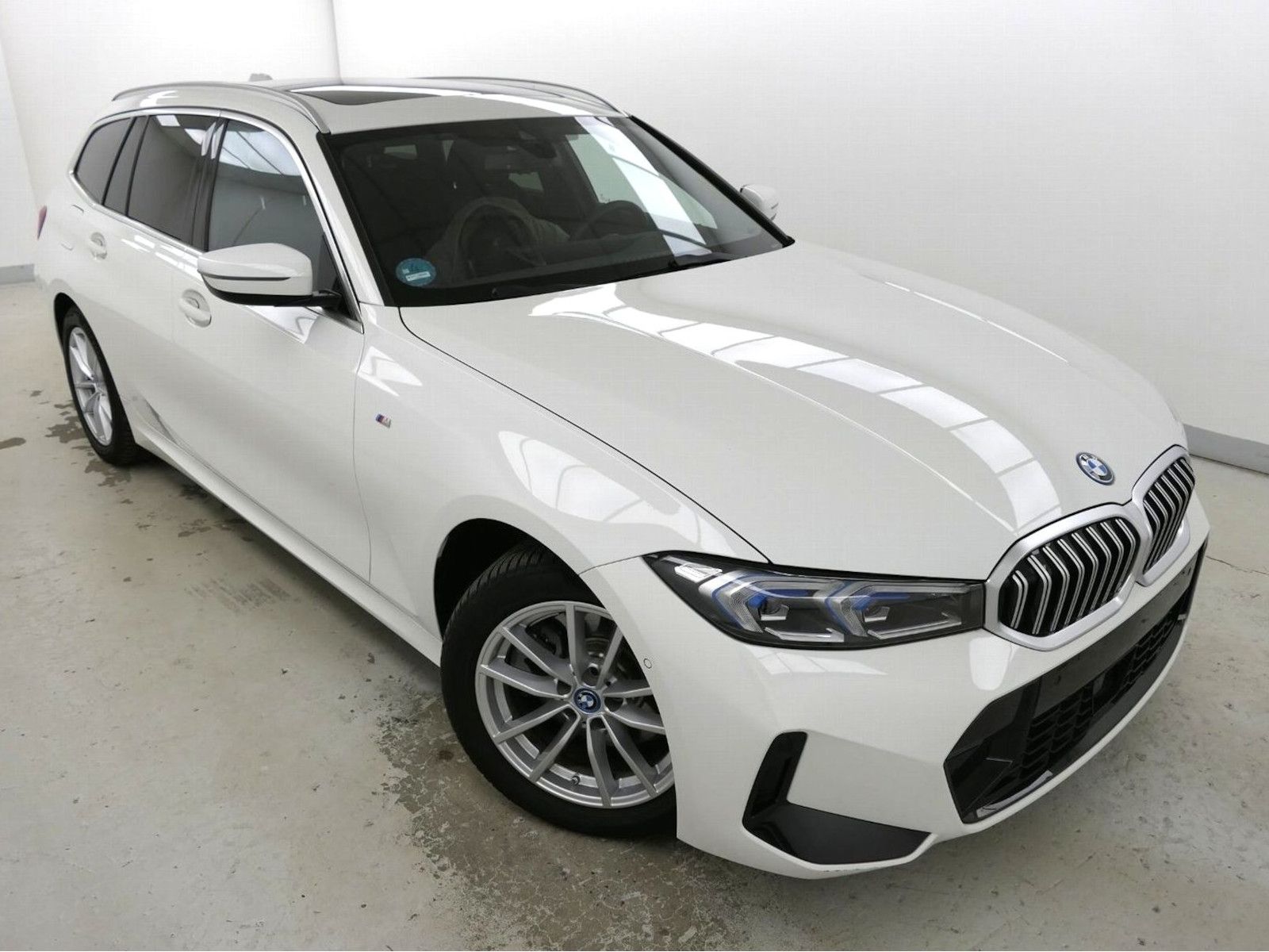 BMW 330e Touring M Sport Pano HeadUp ACC Sound Kam foto 2