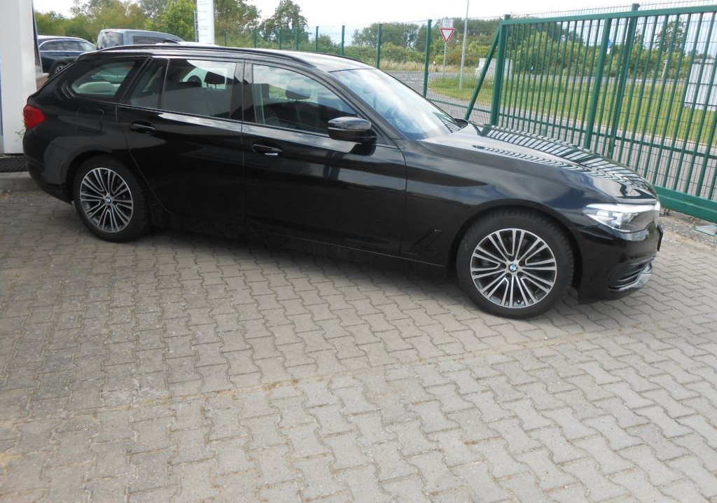 BMW 520i Touring Aut. Sport Line foto 2