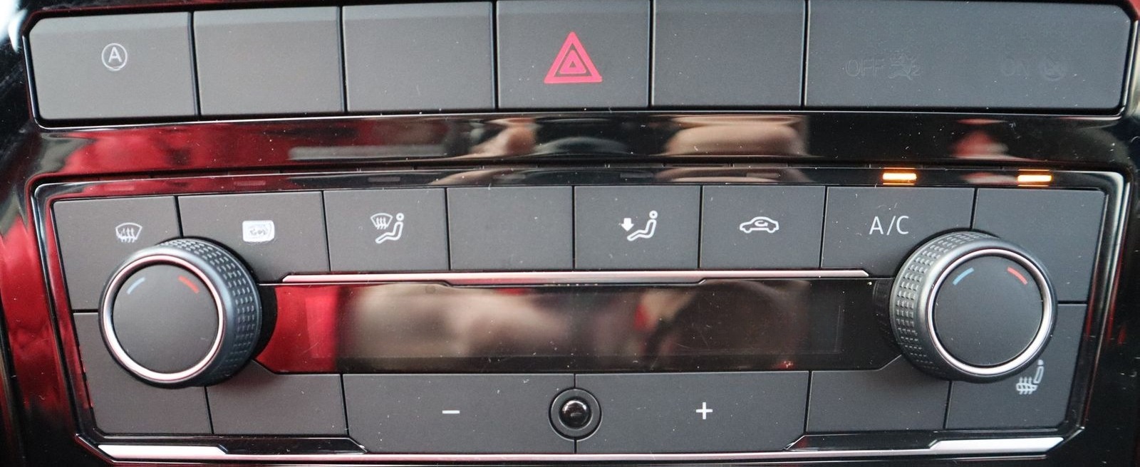 Volkswagen T-Cross 1.0 Life AHK ACC LED DAB PDC Totwinkel foto 16