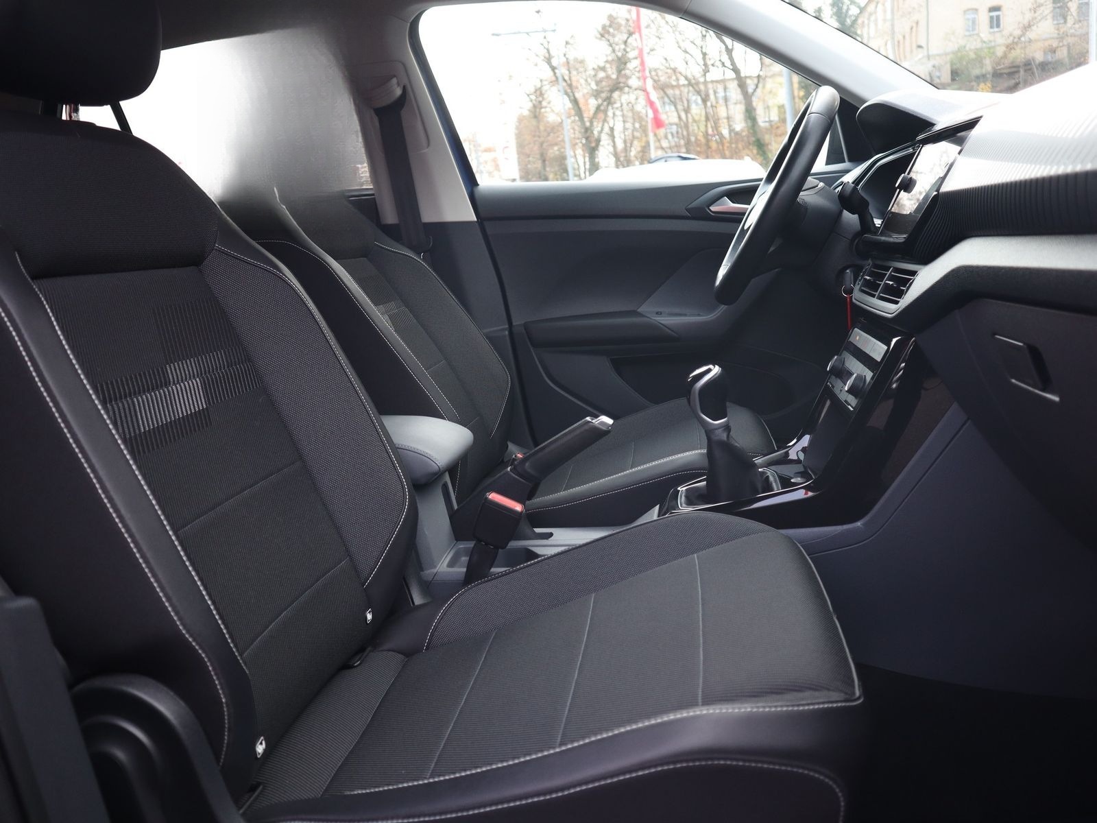 Volkswagen T-Cross 1.0 Life AHK ACC LED DAB PDC Totwinkel foto 28