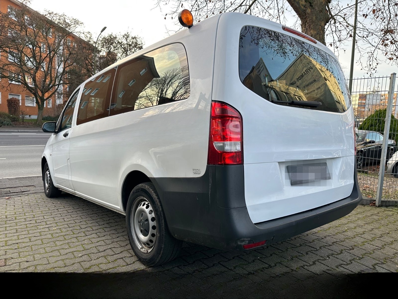 Mercedes-Benz Vito Tourer 109  CDI Pro FWD extralang 9 Sitze foto 4