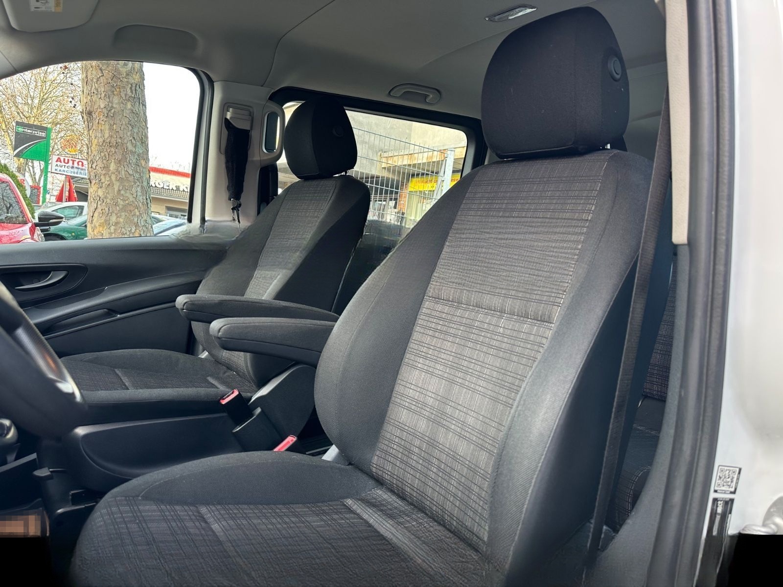 Mercedes-Benz Vito Tourer 109  CDI Pro FWD extralang 9 Sitze foto 10