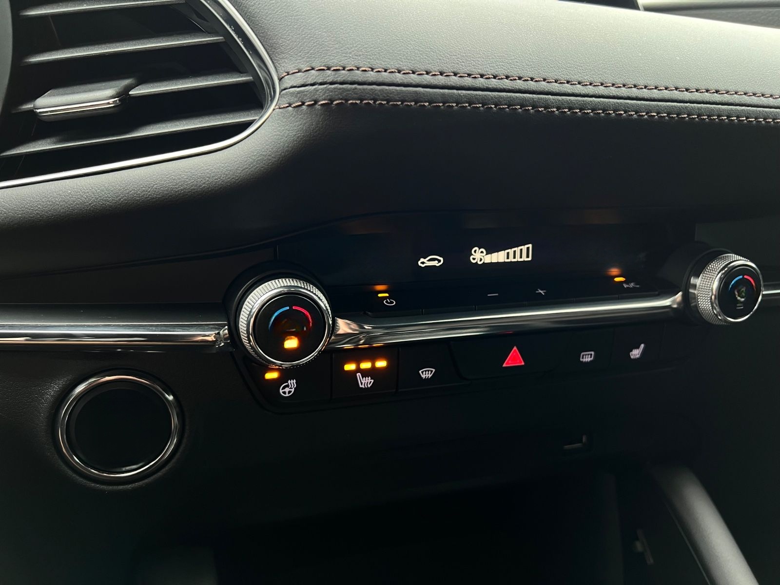 Mazda 3 Lim. 5-trg. *HUD*NAVI*KAMERA* foto 13