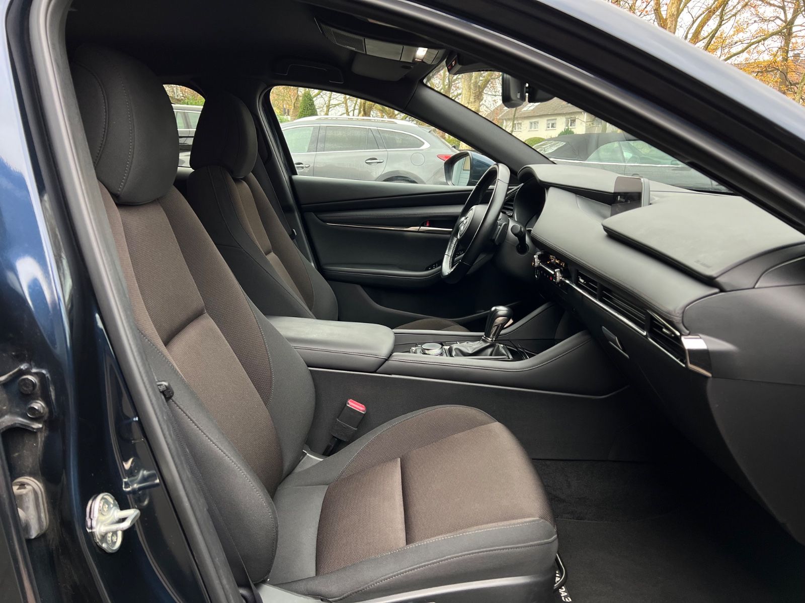Mazda 3 Lim. 5-trg. *HUD*NAVI*KAMERA* foto 9