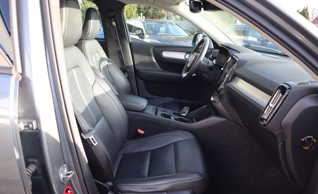 Volvo XC40 T4 Geartronic Momentum|AHK|NAVI|LEDER|SHZG foto 14