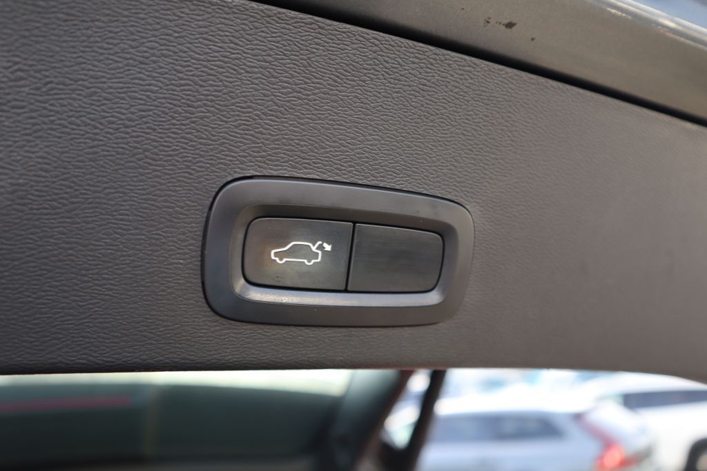 Volvo XC40 T4 Geartronic Momentum|AHK|NAVI|LEDER|SHZG foto 25