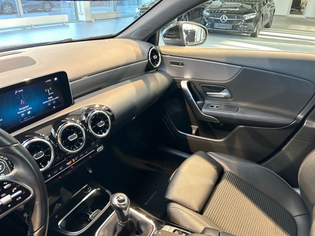 Mercedes-Benz A 200 Progressive MBUX+Progressive+Carbon+Wide foto 16
