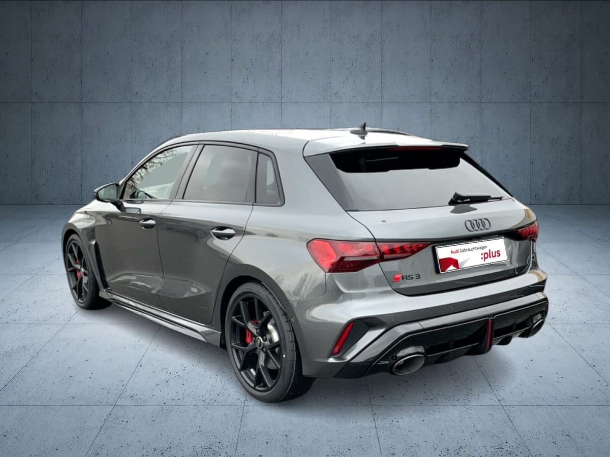 Audi RS 3 Sportback S tr. Keramik Vmax290 PANO HUD foto 4