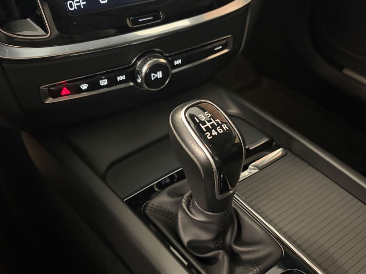Volvo V60 Momentum Pro°Klima°Tempo°AHK°Kamera°SHZ° foto 15