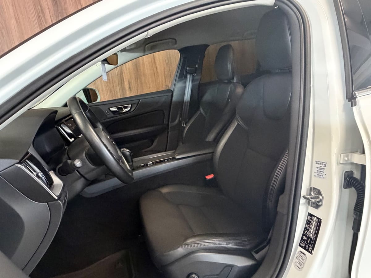 Volvo V60 Momentum Pro°Klima°Tempo°AHK°Kamera°SHZ° foto 6