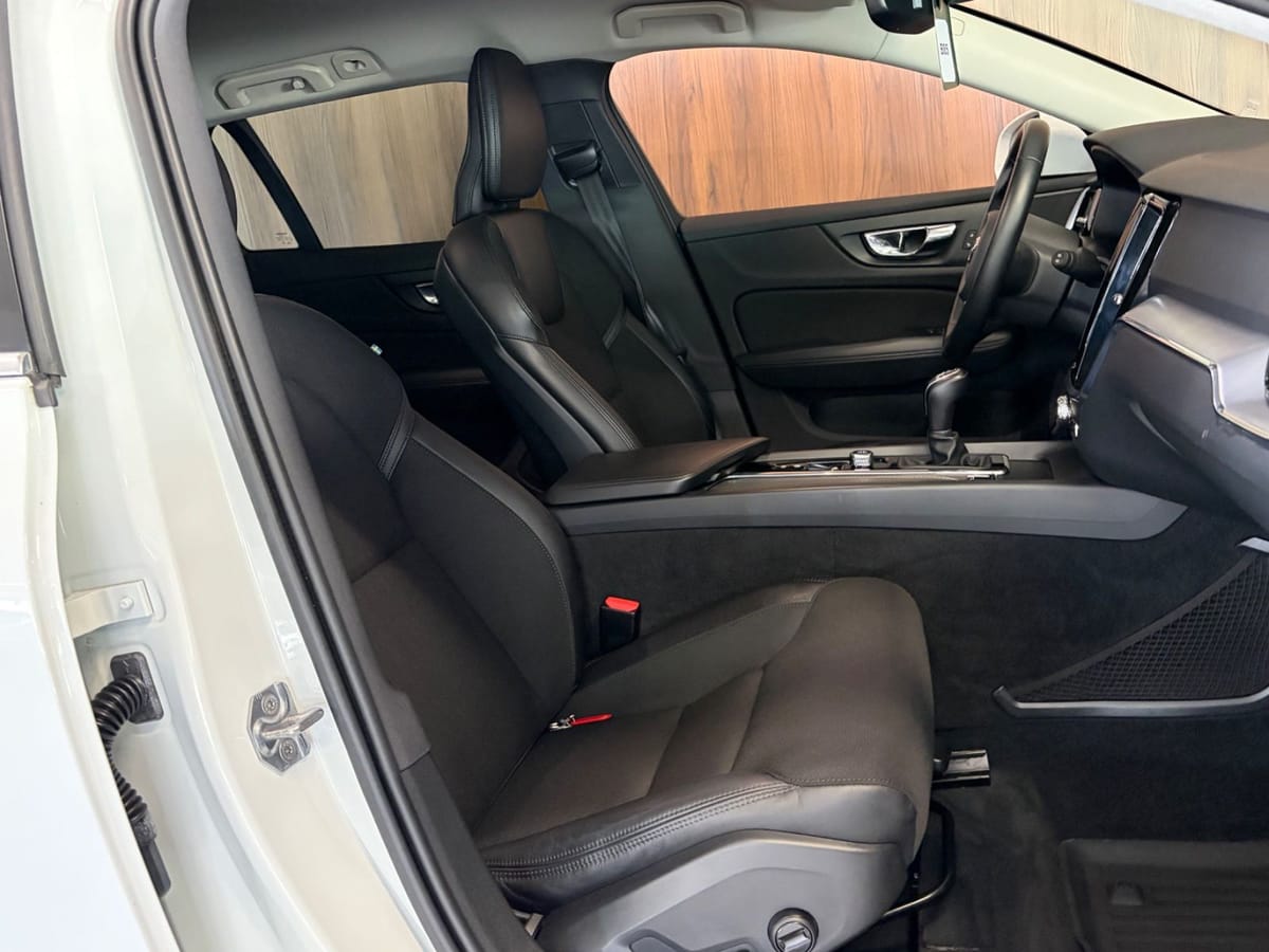 Volvo V60 Momentum Pro°Klima°Tempo°AHK°Kamera°SHZ° foto 7